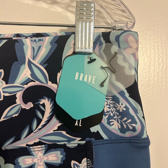 NWT lularoe work out pants - Picture 3 of 3